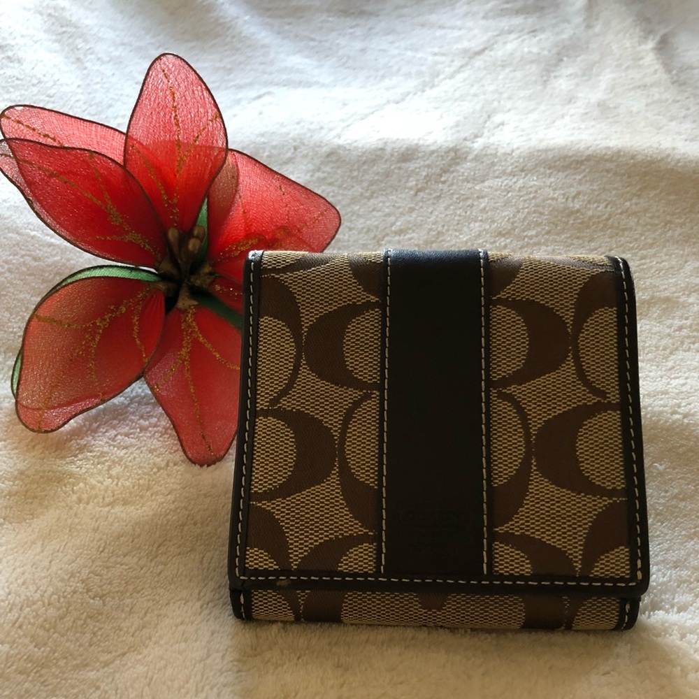 Coach Small Wallet - Picture 2 of 6